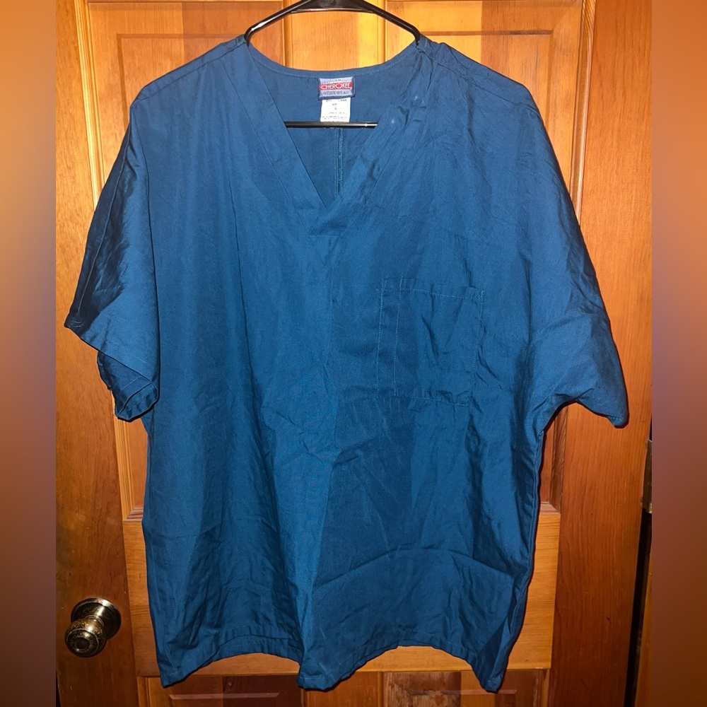 L unisex Caribbean blue scrub top
